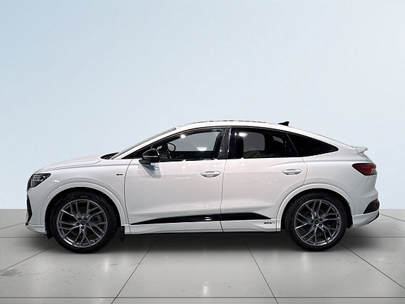 Audi Q4 Sportback e-tron 4 of 5