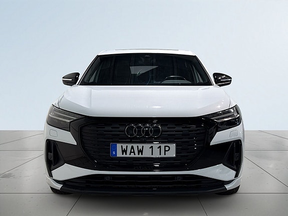 Audi Q4 Sportback e-tron 2 of 5