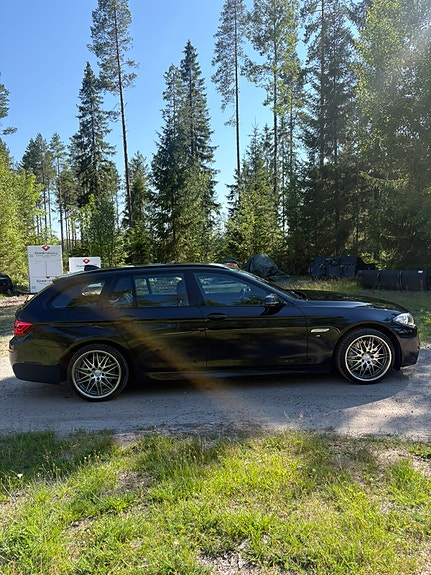 BMW 530d 3 of 5