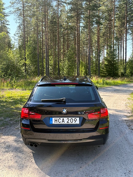 BMW 530d 4 of 5