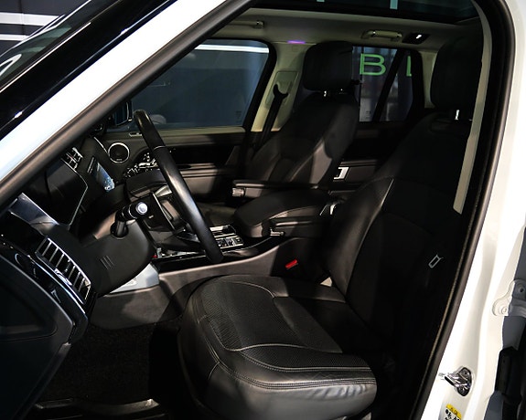 Land Rover Range Rover 8 of 26