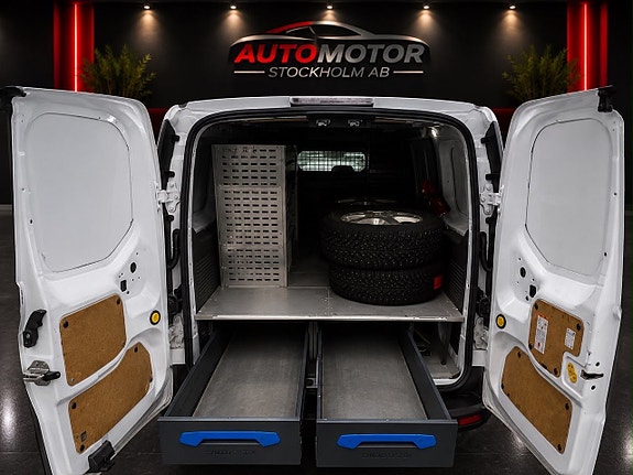 Ford Transit Connect 9 of 10