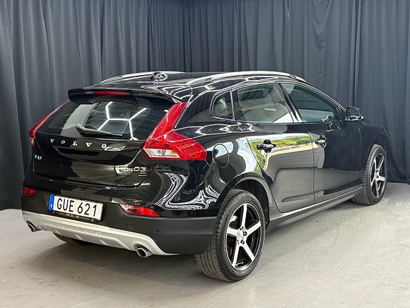 Volvo V40 Cross Country 4 of 5
