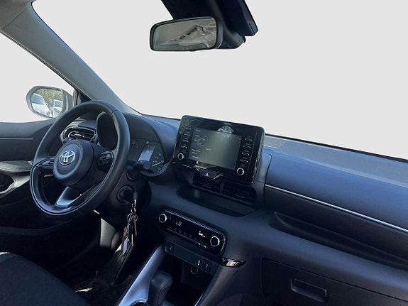 Toyota Yaris 8 of 14