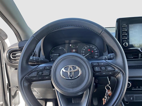 Toyota Yaris 10 of 14