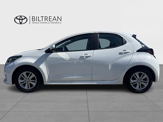 Toyota Yaris 3 of 5