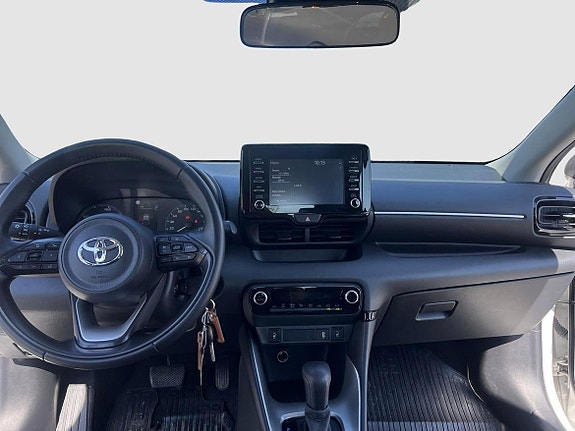 Toyota Yaris 11 of 14