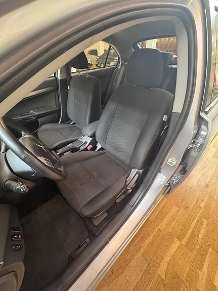 Mitsubishi Lancer 7 of 18