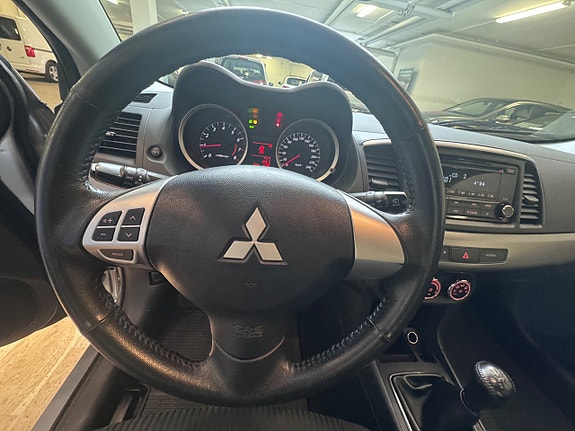 Mitsubishi Lancer 10 of 18