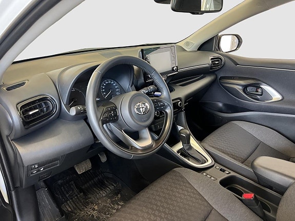 Toyota Yaris 8 of 13