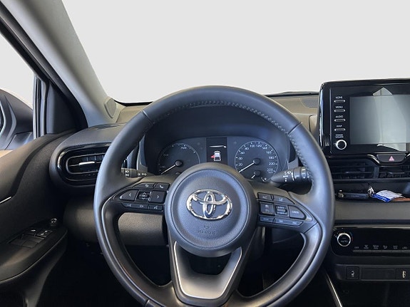 Toyota Yaris 9 of 13