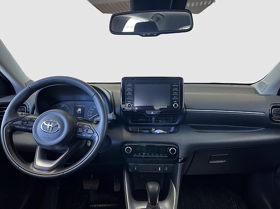 Toyota Yaris 10 of 13