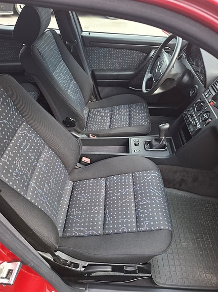 Mercedes-Benz C220 13 of 16