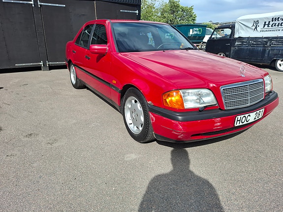 Mercedes-Benz C220 8 of 16