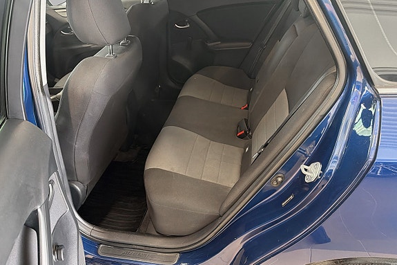 Toyota Avensis 7 of 15