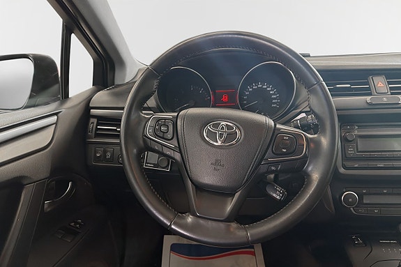 Toyota Avensis 9 of 15