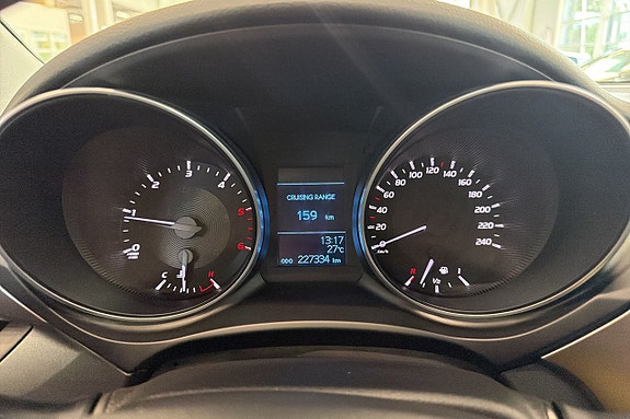 Toyota Avensis 14 of 15