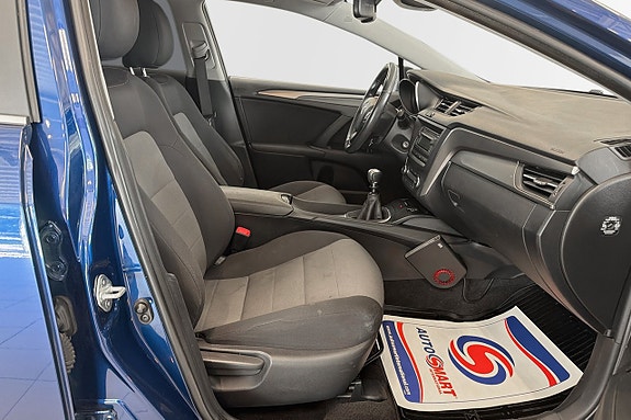 Toyota Avensis 6 of 15