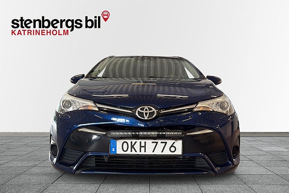 Toyota Avensis 5 of 5