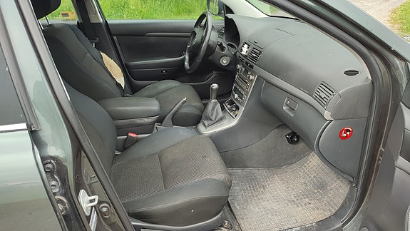 Toyota Avensis 6 of 9