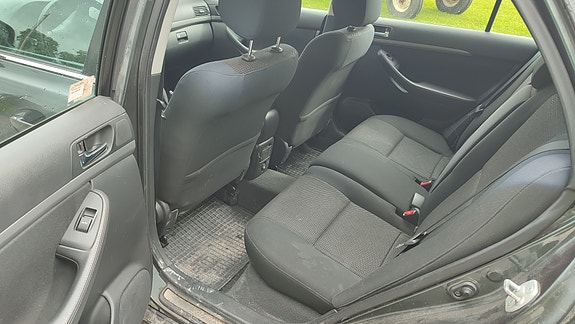Toyota Avensis 5 of 5