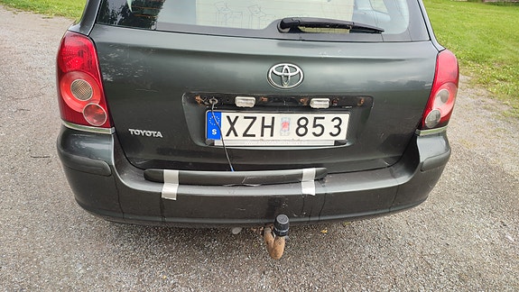 Toyota Avensis 3 of 5