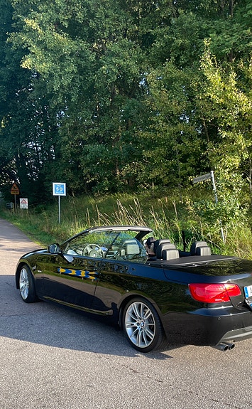 BMW 325i 2 of 5