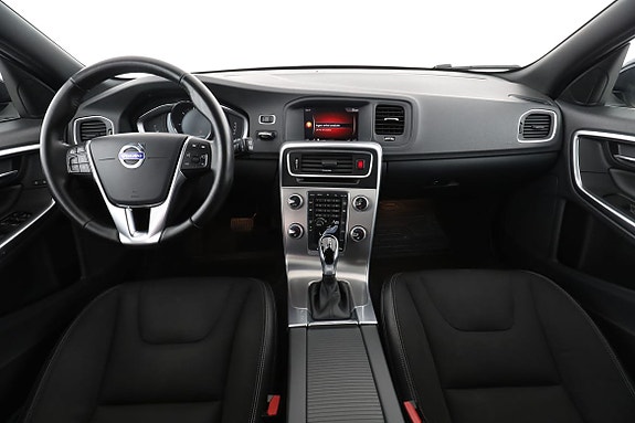 Volvo V60 13 of 30