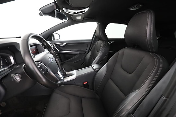 Volvo V60 11 of 30