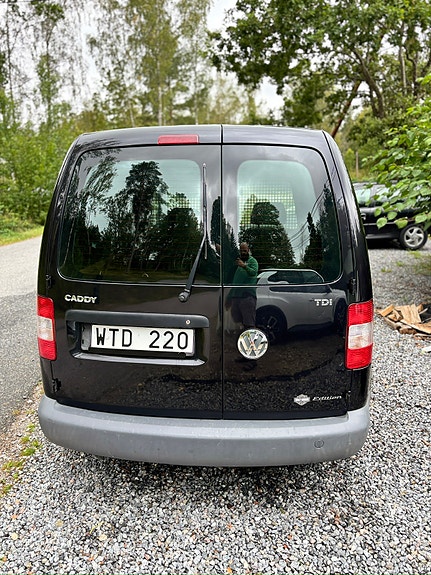 Volkswagen Caddy 3 of 3