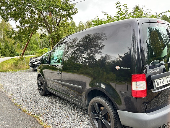 Volkswagen Caddy 2 of 3