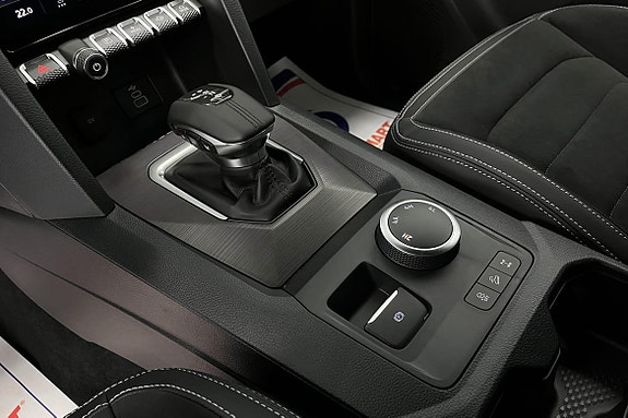 Volkswagen Amarok 17 of 25