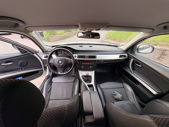 BMW 325i 10 of 12