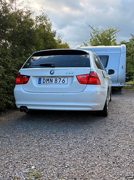 BMW 325i 2 of 5