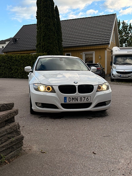 BMW 325i 6 of 12