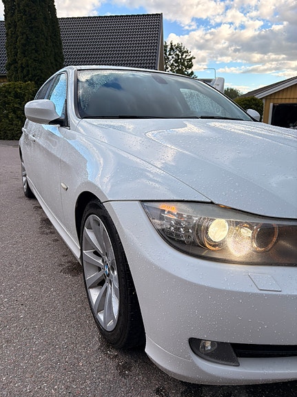 BMW 325i 9 of 12