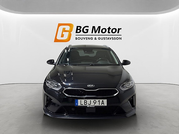 Kia Ceed 2 of 5