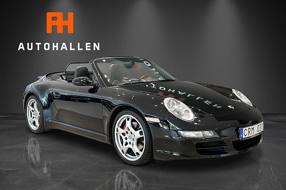 Porsche 911 Carrera 4S 3 of 5