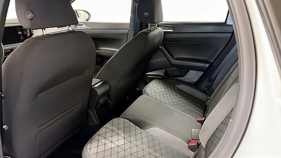 Volkswagen Taigo 12 of 14
