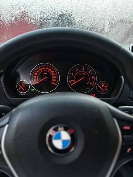 BMW 318d 10 of 12