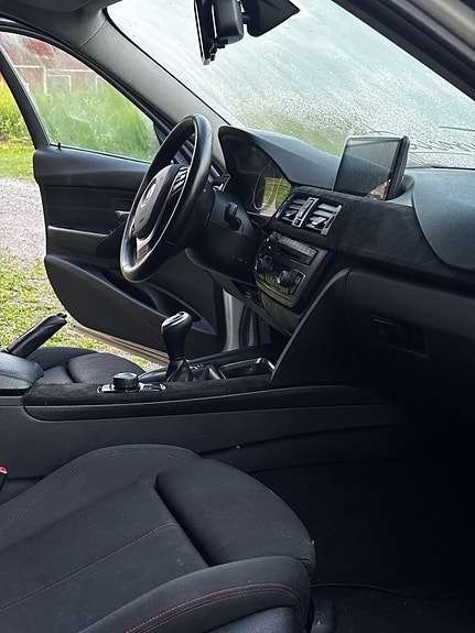 BMW 318d 6 of 12