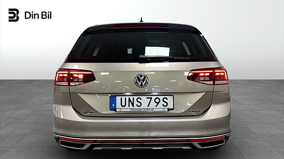 Volkswagen Passat Alltrack 5 of 5