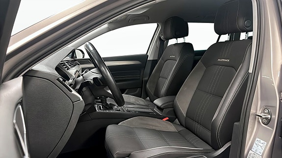 Volkswagen Passat Alltrack 8 of 13