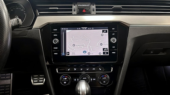 Volkswagen Passat Alltrack 9 of 13