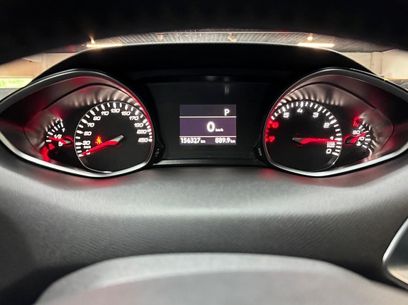 Peugeot 308 SW 10 of 16