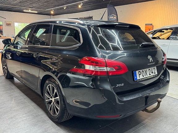 Peugeot 308 SW 4 of 5