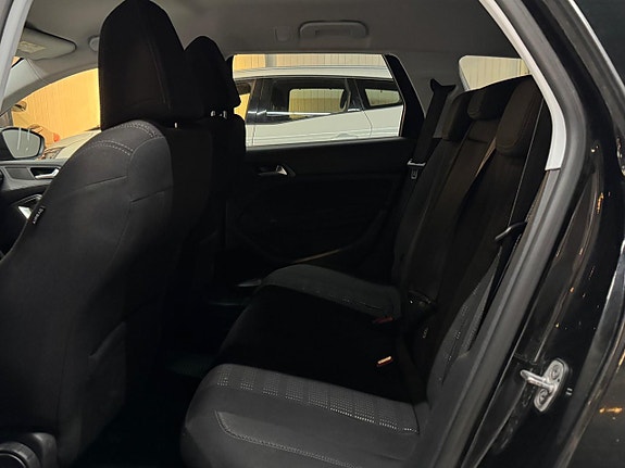 Peugeot 308 SW 16 of 16