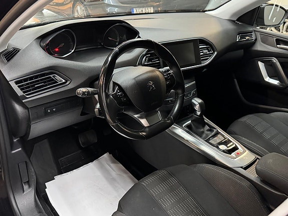 Peugeot 308 SW 7 of 16
