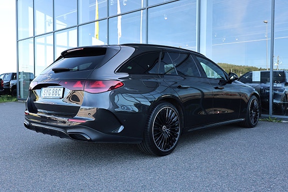 Mercedes-Benz E220 5 of 5