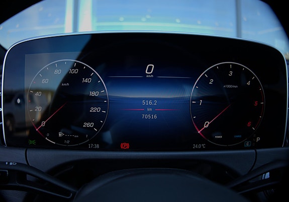 Mercedes-Benz E220 13 of 21